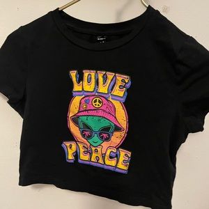 Love and peace alien tee